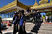Myanmar - Kyaikhtiyo, Worshippers gather around the pagoda 